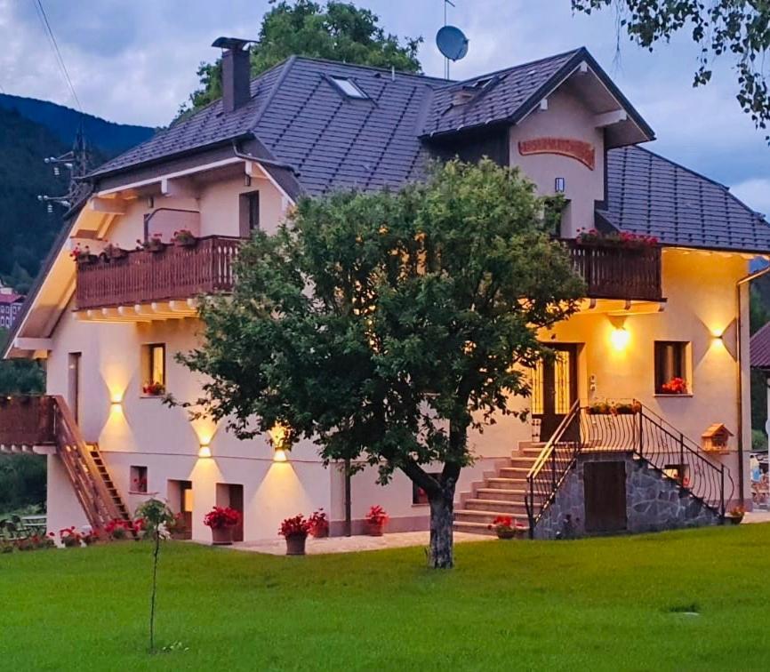 Hotel Rosengarten Tarvisio Exteriör bild