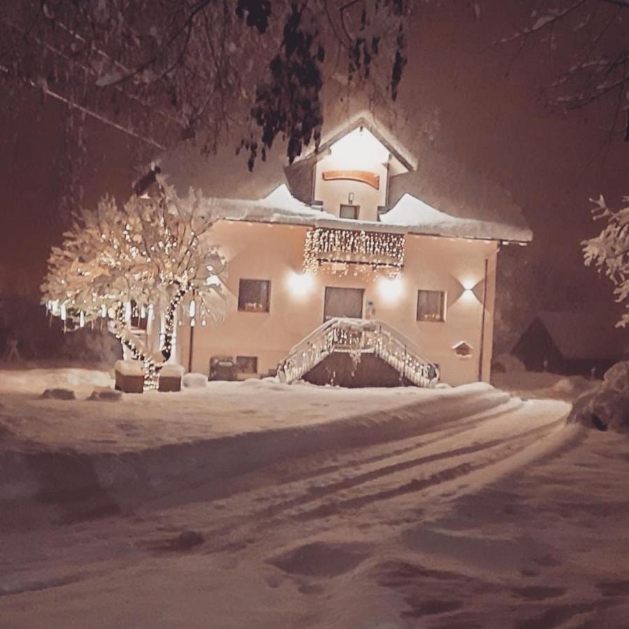 Hotel Rosengarten Tarvisio Exteriör bild